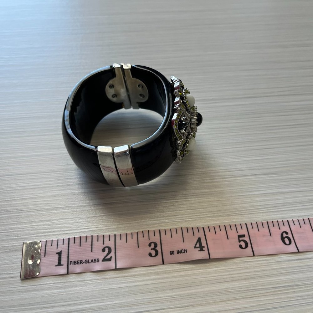 Cuff - Picture 9 of 16